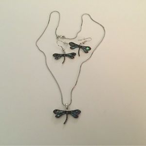 Necklace & pierced earrings